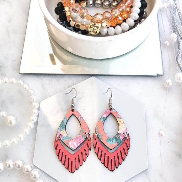 Savvy Bling Jewelry - ✨ONLY 1 LEFT✨Mini Coral Floral Cut Out Fringe Hook